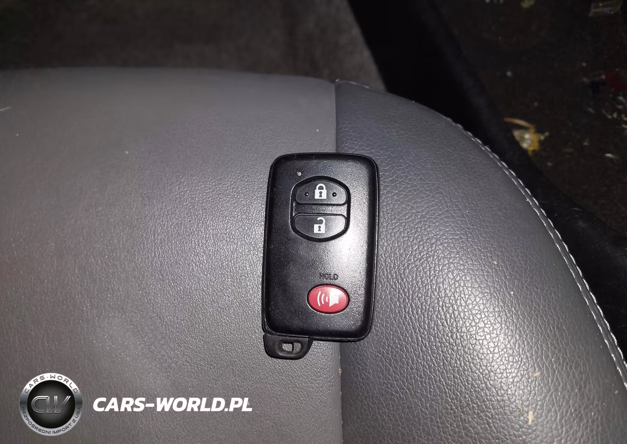 2015 Toyota Prius Four VIN:JTDKN3DU2F1960786 - 11