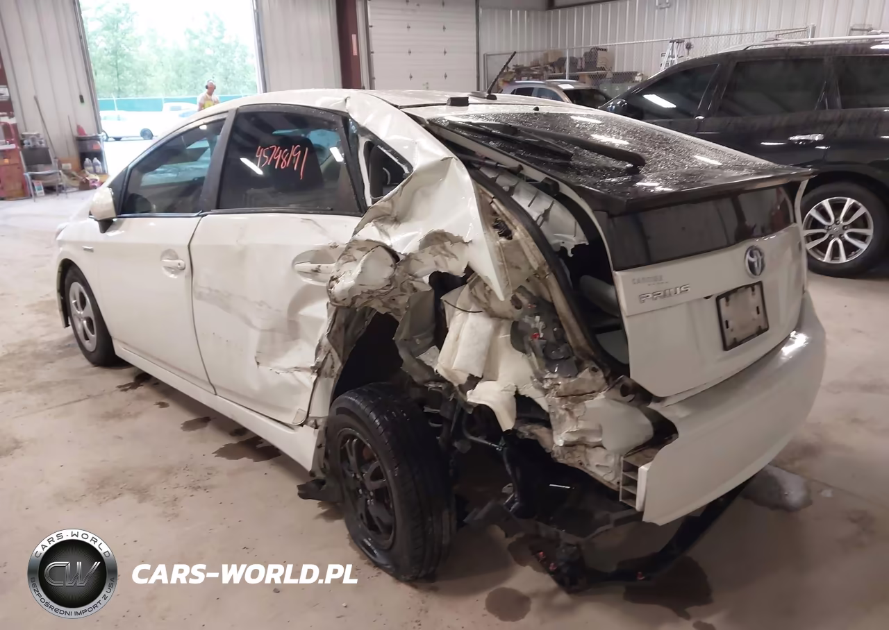 2015 Toyota Prius Four VIN:JTDKN3DU2F1960786 - 3