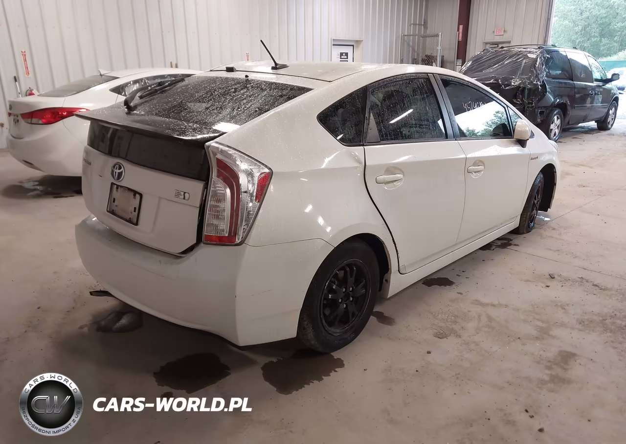 2015 Toyota Prius Four VIN:JTDKN3DU2F1960786 - 4