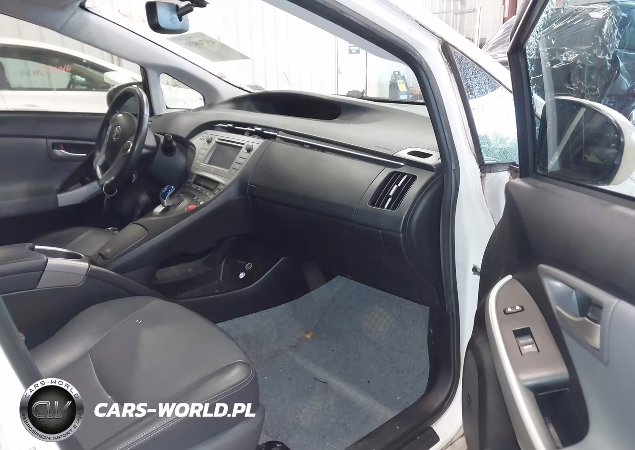 2015 Toyota Prius Four VIN:JTDKN3DU2F1960786 - 5