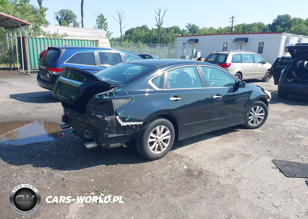 2014 Nissan Altima 2.5 S VIN:1N4AL3AP1EN238951 - 4