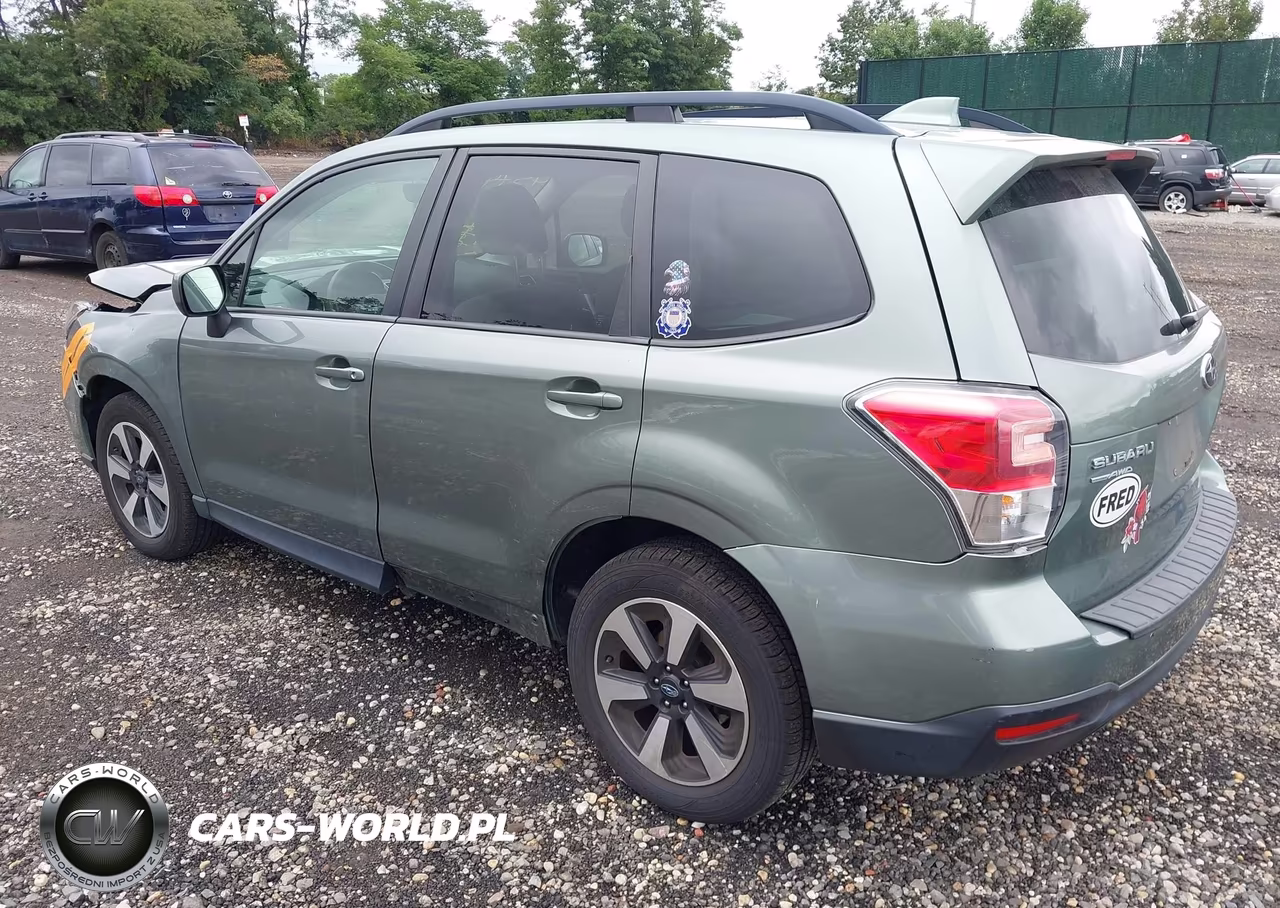 2018 Subaru Forester 2.5I Premium VIN:JF2SJAEC7JH617639 - 3