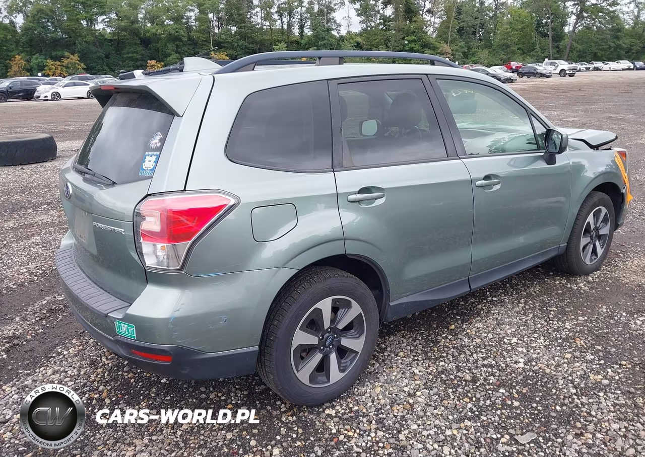 2018 Subaru Forester 2.5I Premium VIN:JF2SJAEC7JH617639 - 4