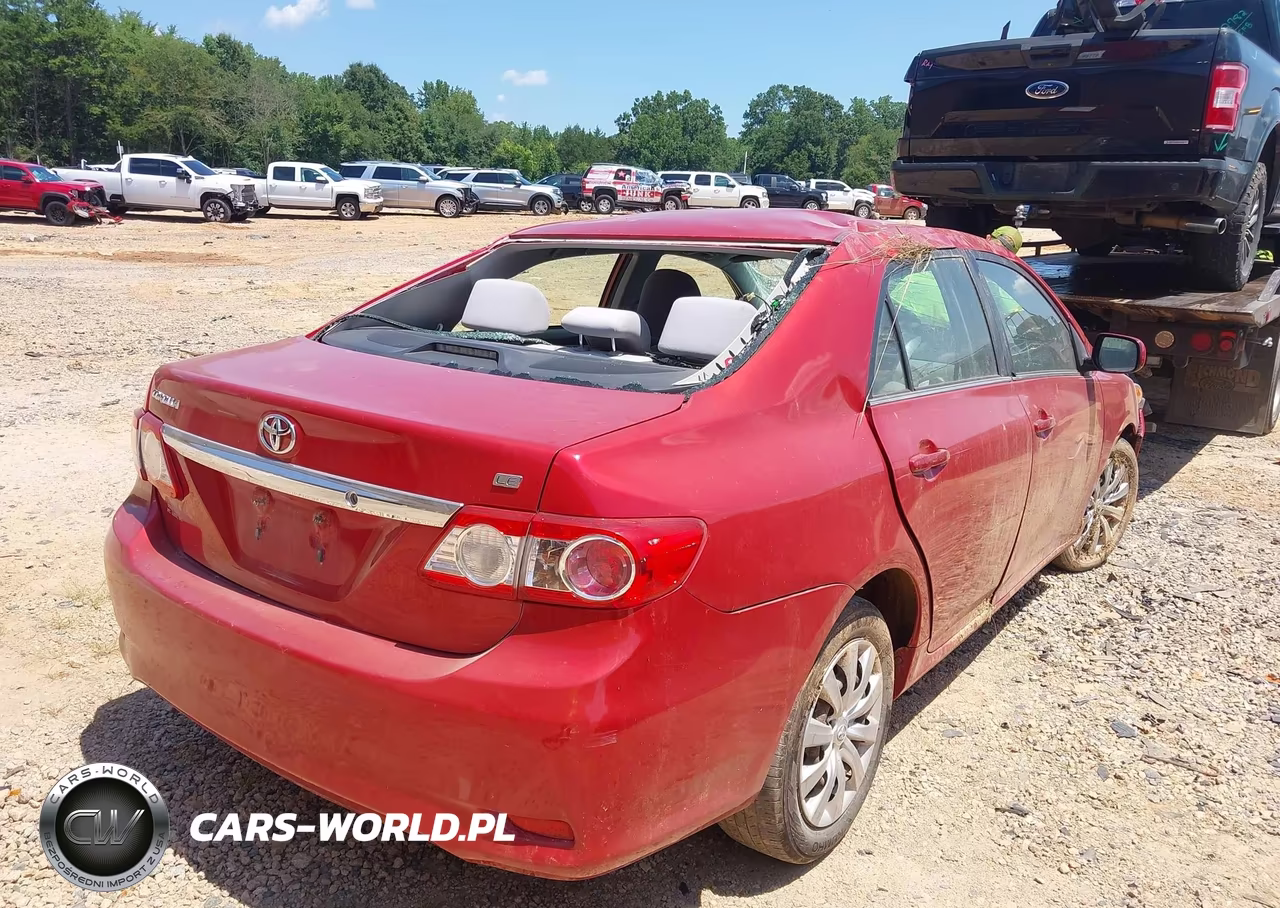 2013 Toyota Corolla Le VIN:JTDBU4EE6DJ119034 - 4
