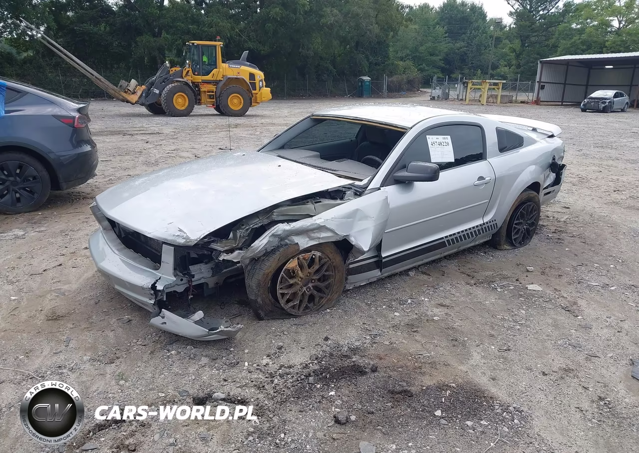 2005 Ford Mustang V6 Deluxe-V6 Premium VIN:1ZVFT80NX55202136 - 2