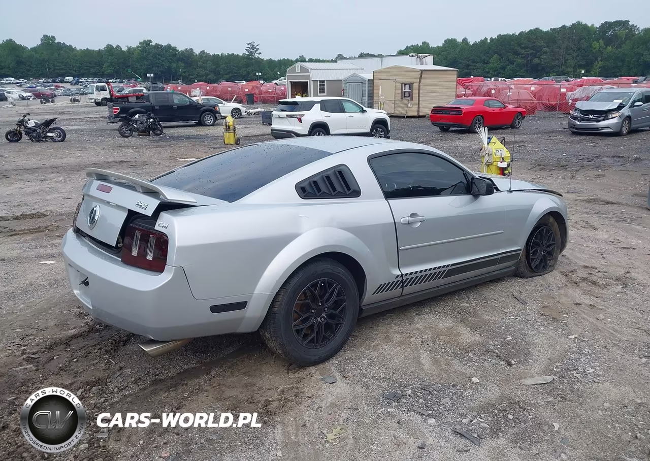 2005 Ford Mustang V6 Deluxe-V6 Premium VIN:1ZVFT80NX55202136 - 4