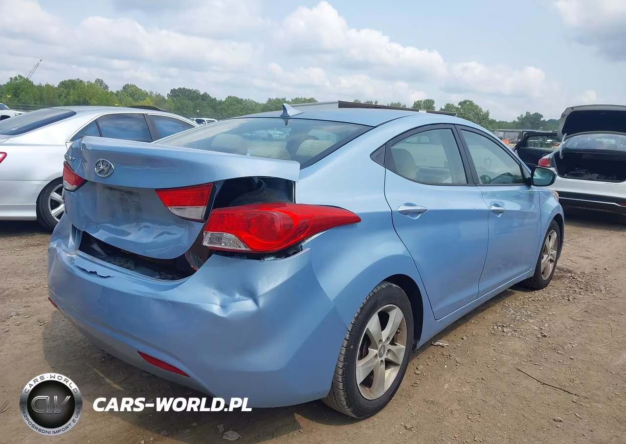 2013 Hyundai Elantra Gls VIN:KMHDH4AE8DU755757 - 4