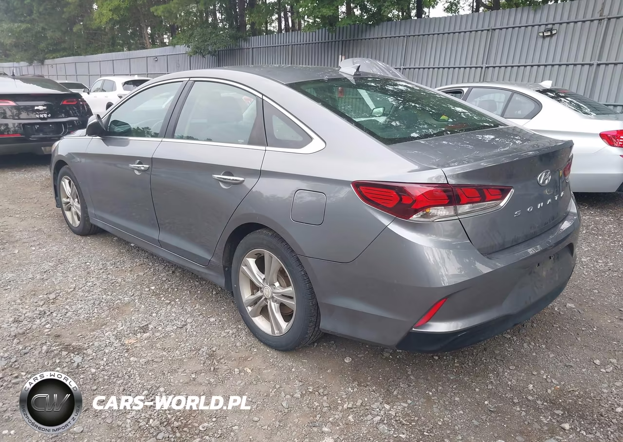 2018 Hyundai Sonata Sel+ VIN:5NPE34AF3JH718850 - 3