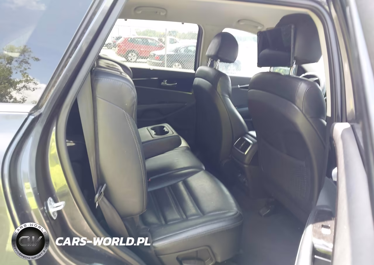 2018 Kia Sorento 3.3L Ex VIN:5XYPH4A50JG374712 - 8