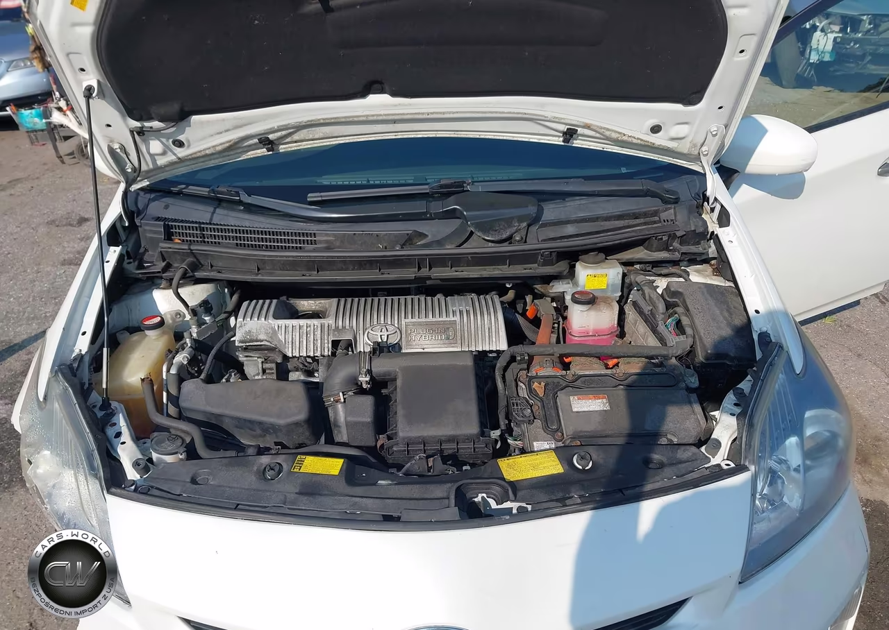 2014 Toyota Prius Plug-In VIN:JTDKN3DP4E3060128 - 10