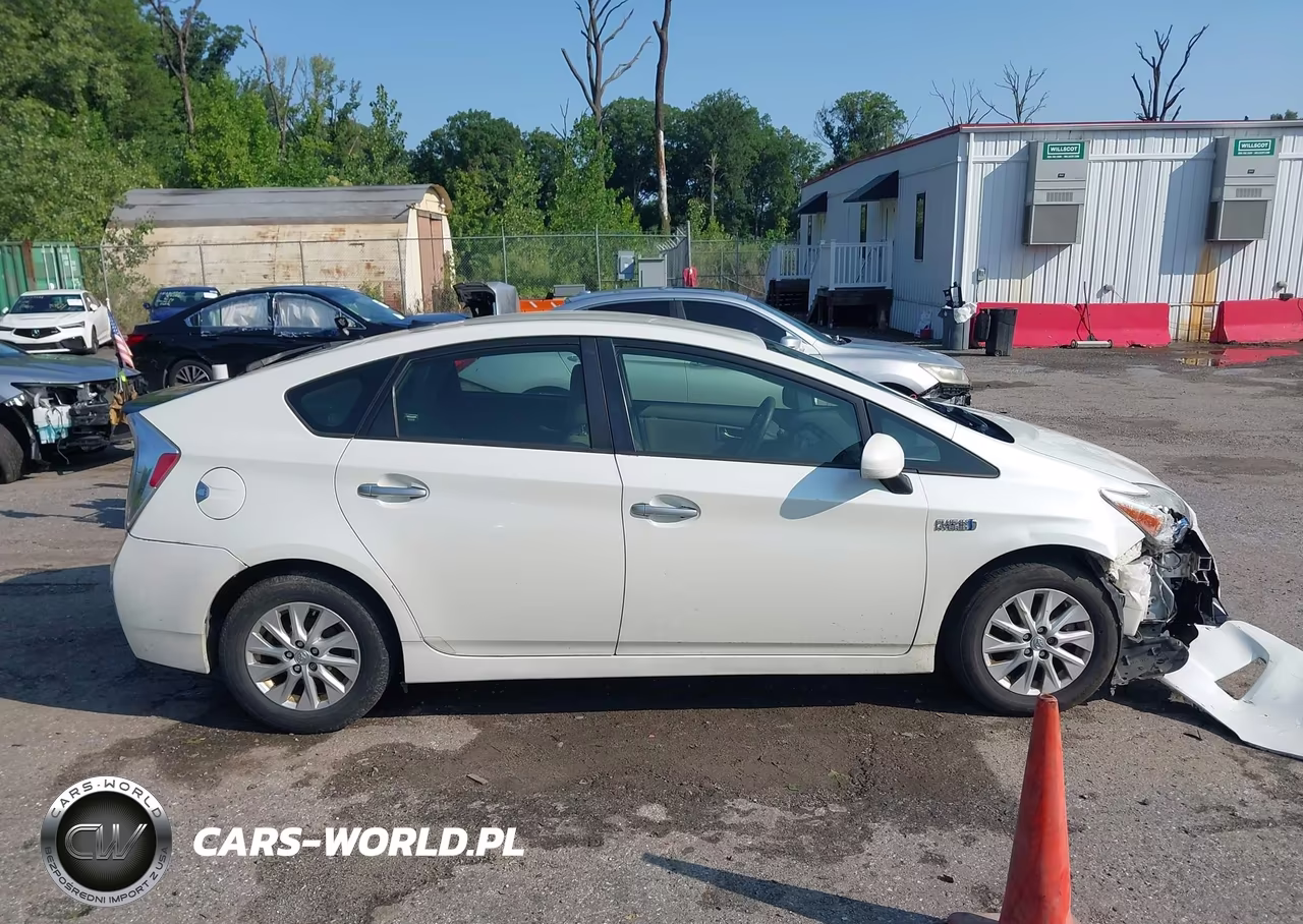 2014 Toyota Prius Plug-In VIN:JTDKN3DP4E3060128 - 14