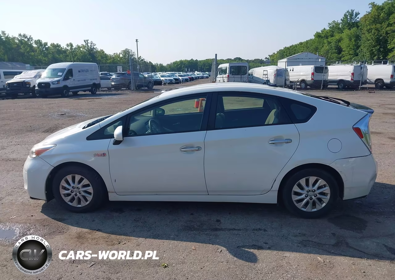2014 Toyota Prius Plug-In VIN:JTDKN3DP4E3060128 - 15