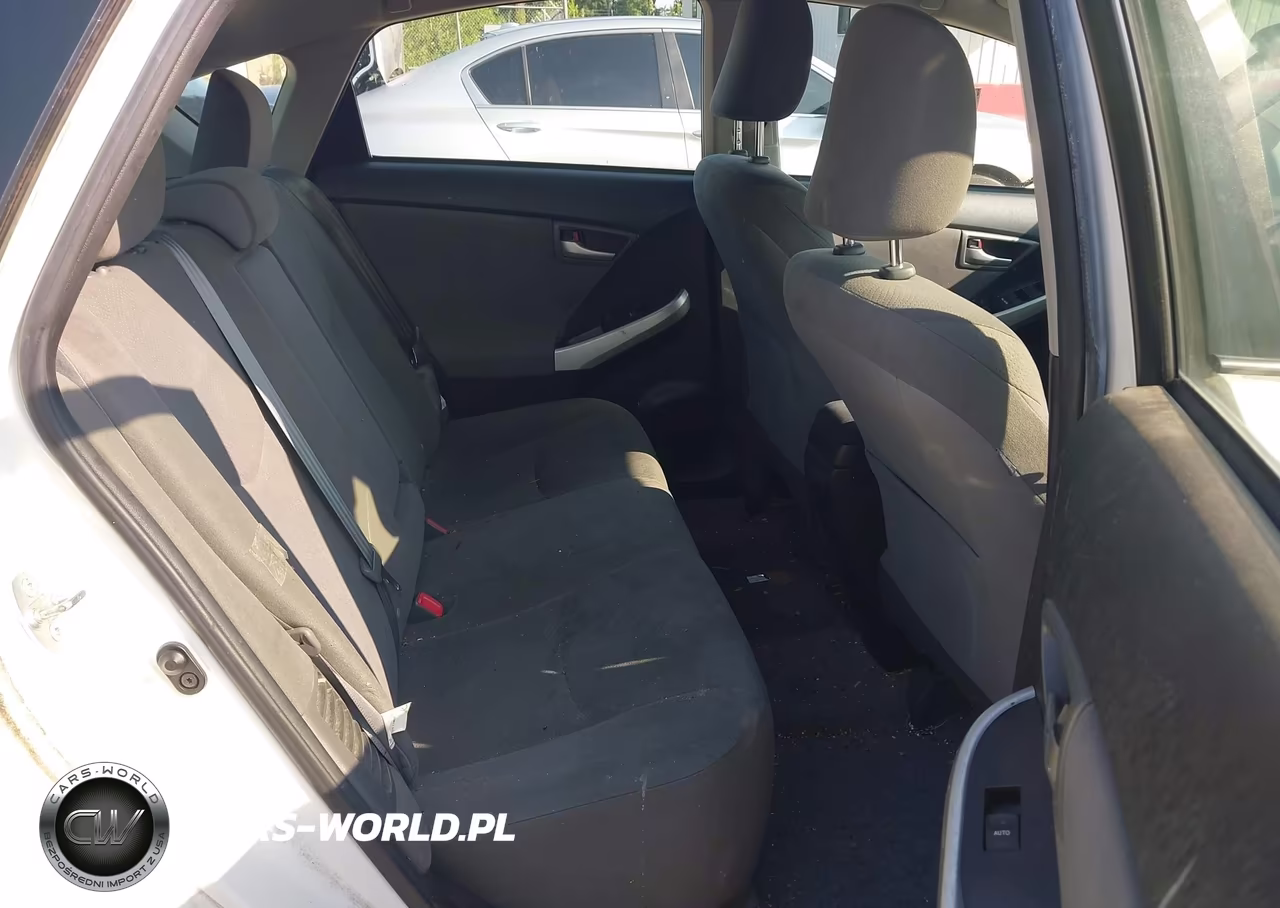 2014 Toyota Prius Plug-In VIN:JTDKN3DP4E3060128 - 8