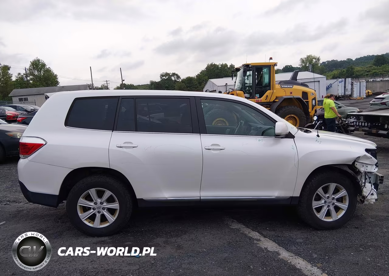 2012 Toyota Highlander Base V6 VIN:5TDBK3EH3CS147837 - 13