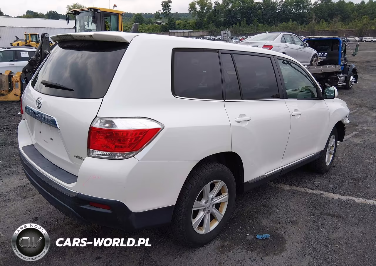2012 Toyota Highlander Base V6 VIN:5TDBK3EH3CS147837 - 4