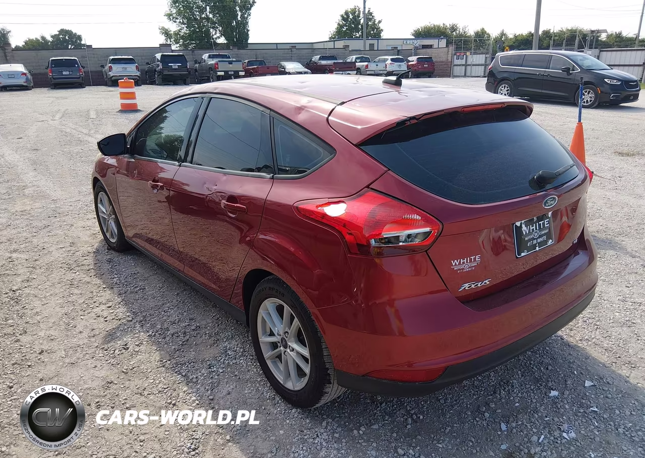 2017 Ford Focus Se VIN:1FADP3K26HL347801 - 3