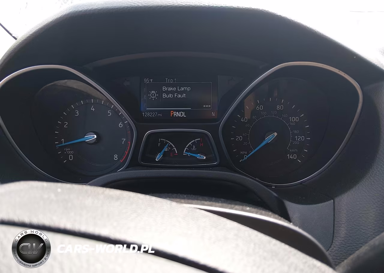 2017 Ford Focus Se VIN:1FADP3K26HL347801 - 7