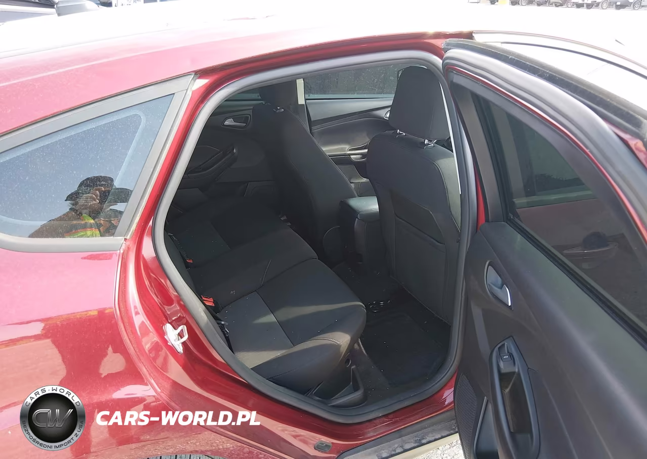 2017 Ford Focus Se VIN:1FADP3K26HL347801 - 8