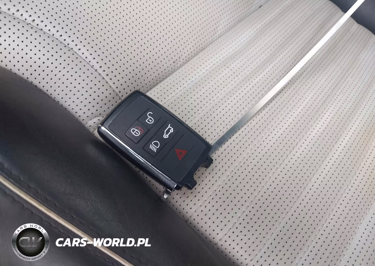 2023 Land Rover Discovery P300 S R-Dynamic VIN:SALRT2EX6P2472534 - 11