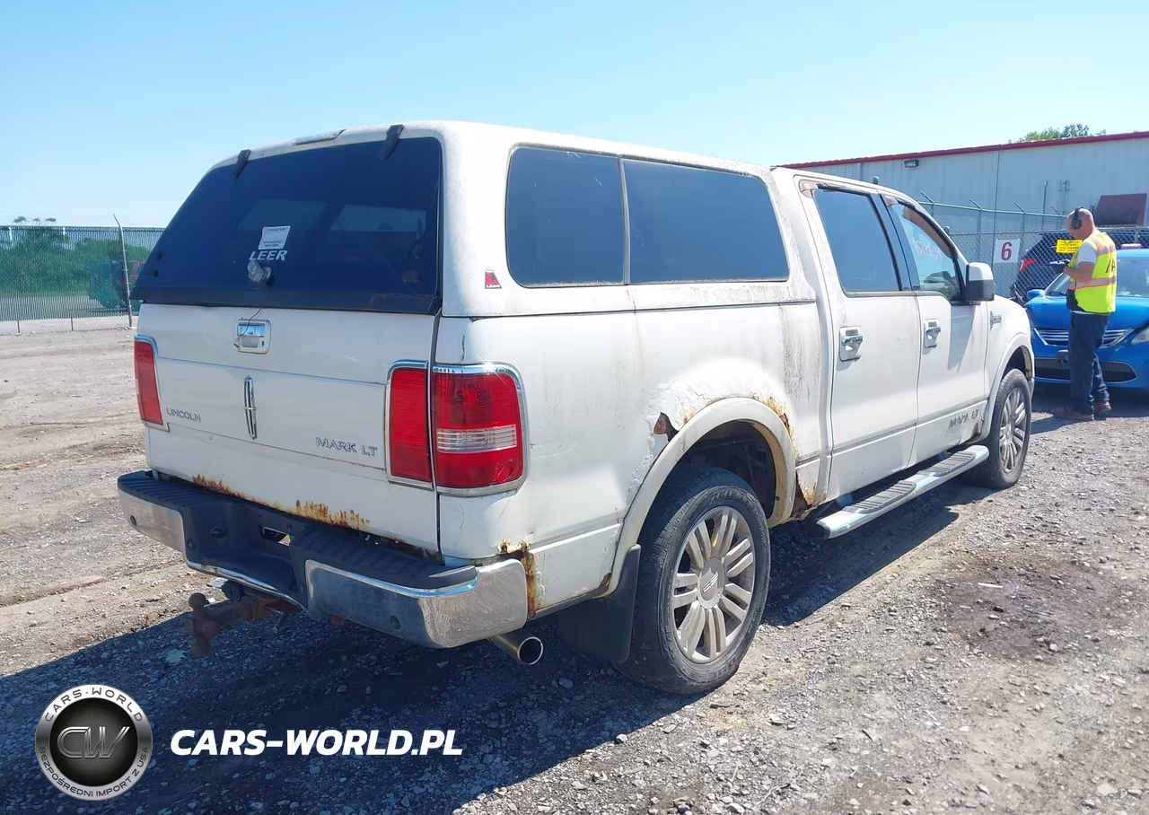 2008 Lincoln Mark Lt VIN:5LTPW18508FJ01130 - 4