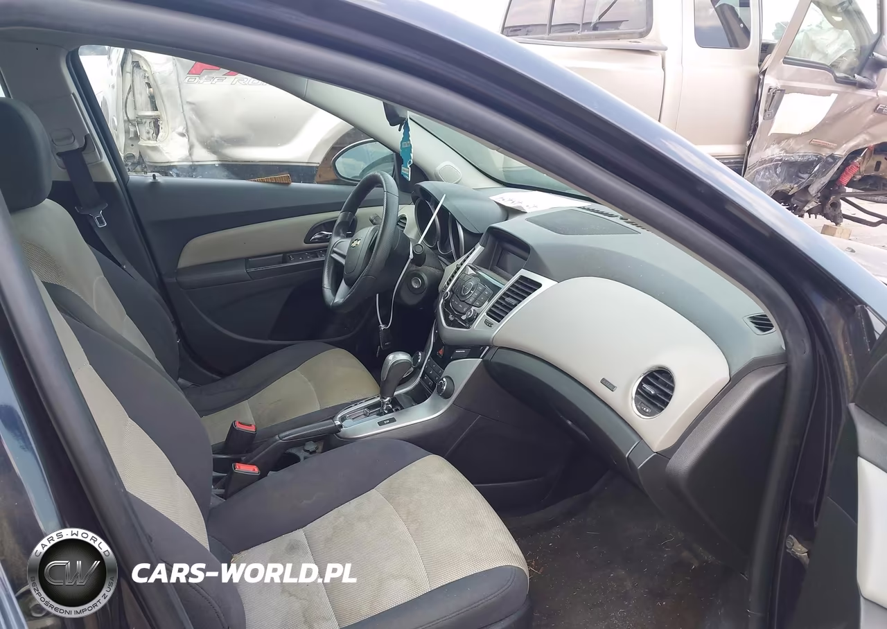2015 Chevrolet Cruze Ls Auto VIN:1G1PA5SH1F7290396 - 5