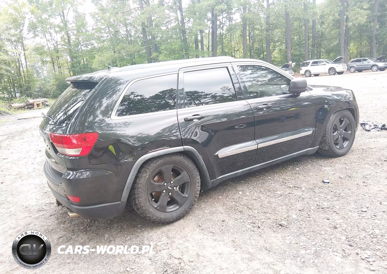 2011 Jeep Grand Cherokee Laredo VIN:1J4RR4GG8BC597868 - 4