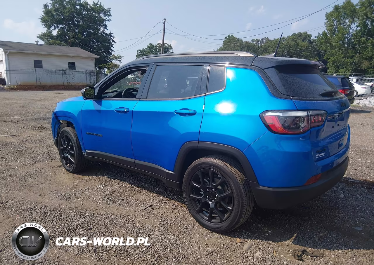 2024 Jeep Compass Latitude 4X4 VIN:3C4NJDBN2RT588051 - 3