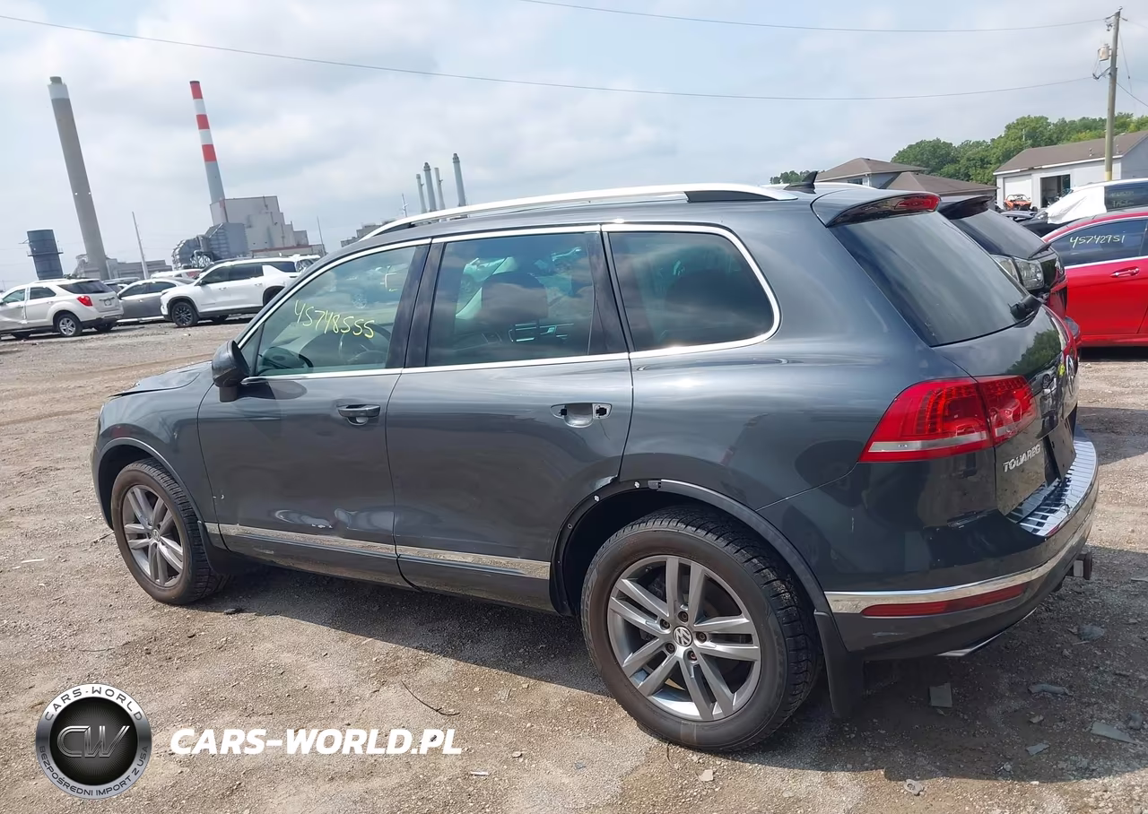 2016 Volkswagen Touareg Tdi Lux VIN:WVGEP9BP2GD001200 - 14