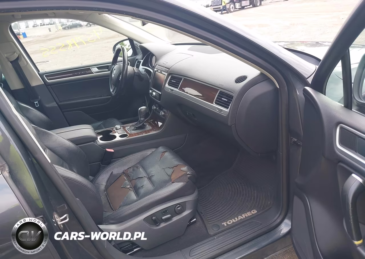 2016 Volkswagen Touareg Tdi Lux VIN:WVGEP9BP2GD001200 - 5