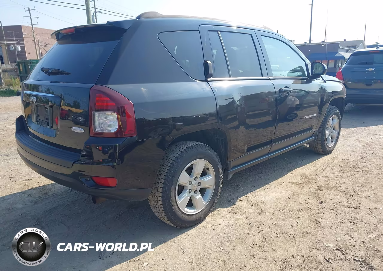2017 Jeep Compass Latitude VIN:1C4NJCEA2HD116889 - 4