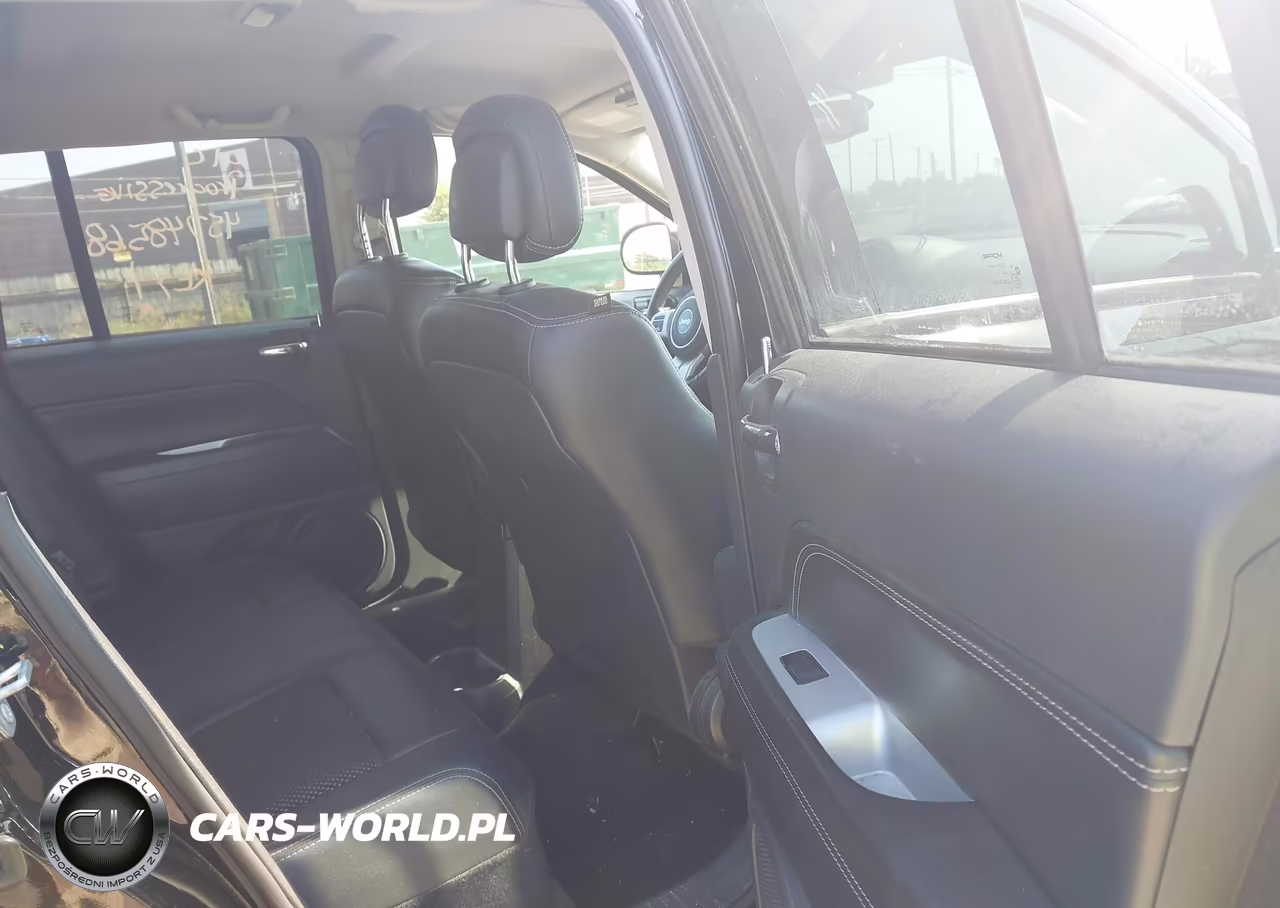 2017 Jeep Compass Latitude VIN:1C4NJCEA2HD116889 - 8