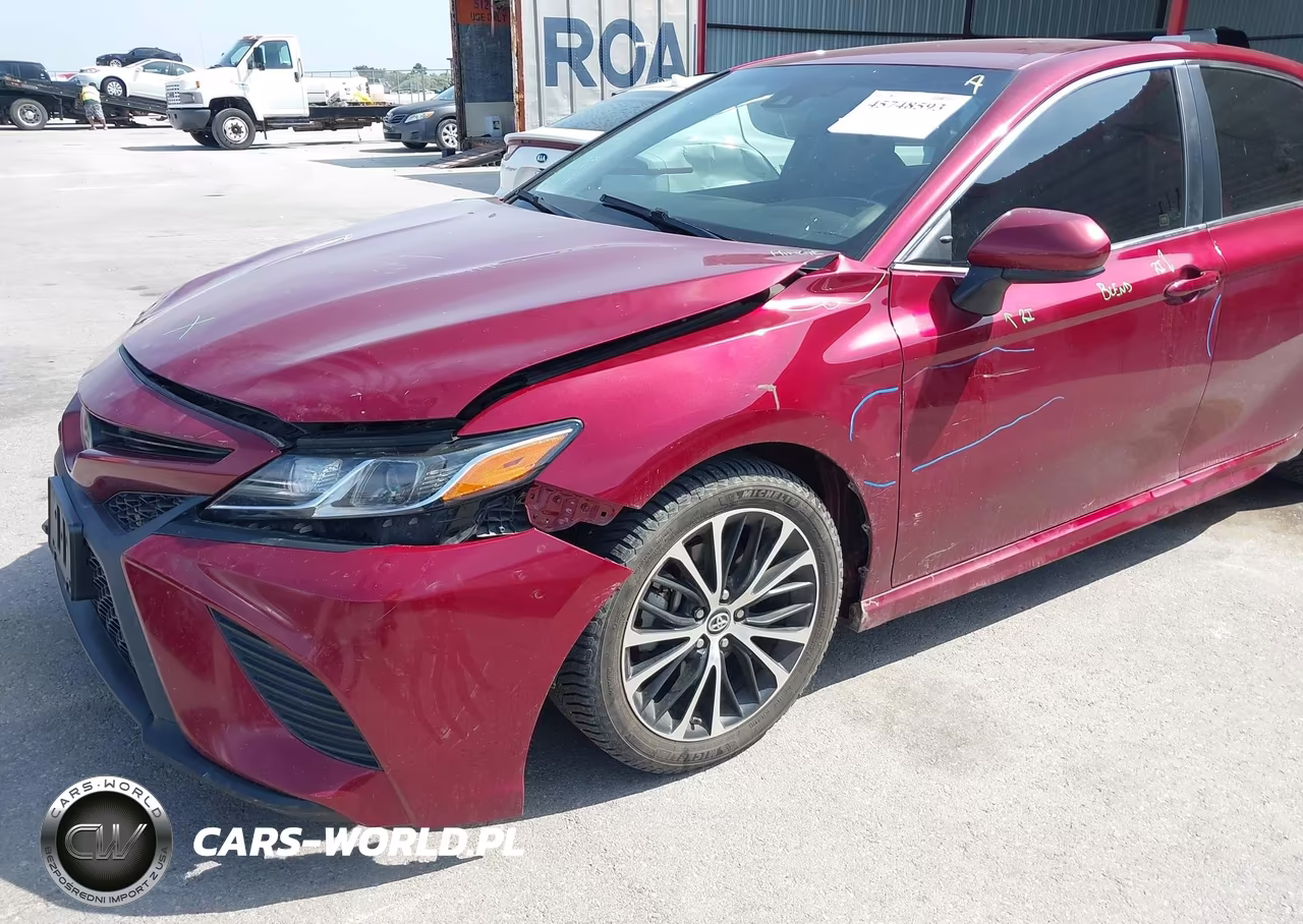 2018 Toyota Camry Se VIN:4T1B11HK4JU630160 - 17