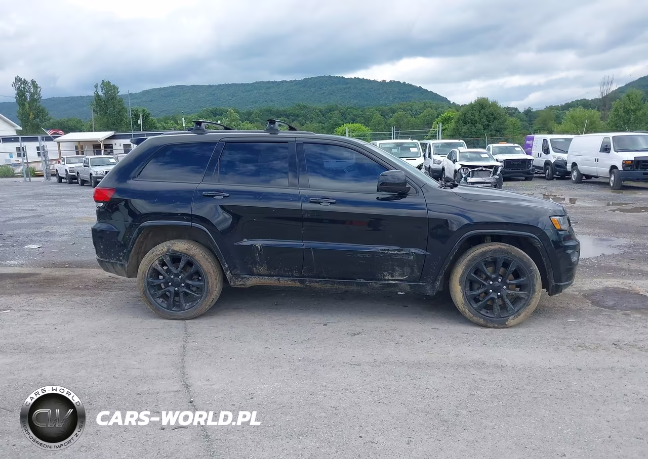 2021 Jeep Grand Cherokee Laredo X 4X4 VIN:1C4RJFAG1MC542053 - 13