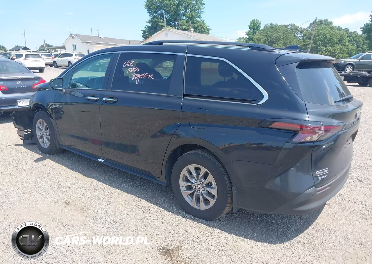 2025 Toyota Sienna Xle VIN:5TDYRKEC3SS284571 - 3