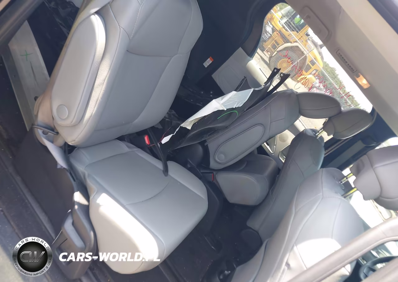 2025 Toyota Sienna Xle VIN:5TDYRKEC3SS284571 - 8