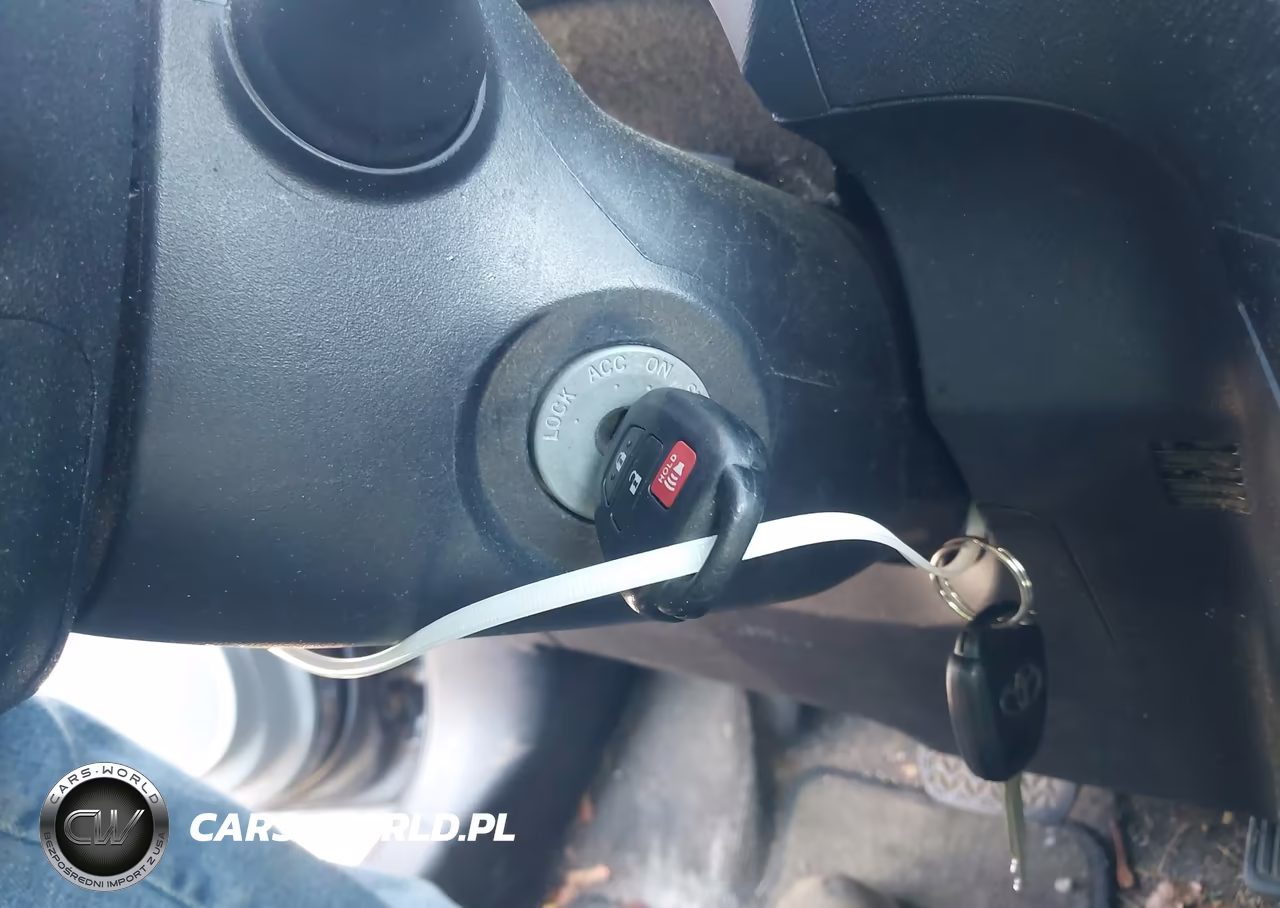 2014 Toyota Prius C One VIN:JTDKDTB33E1559470 - 11