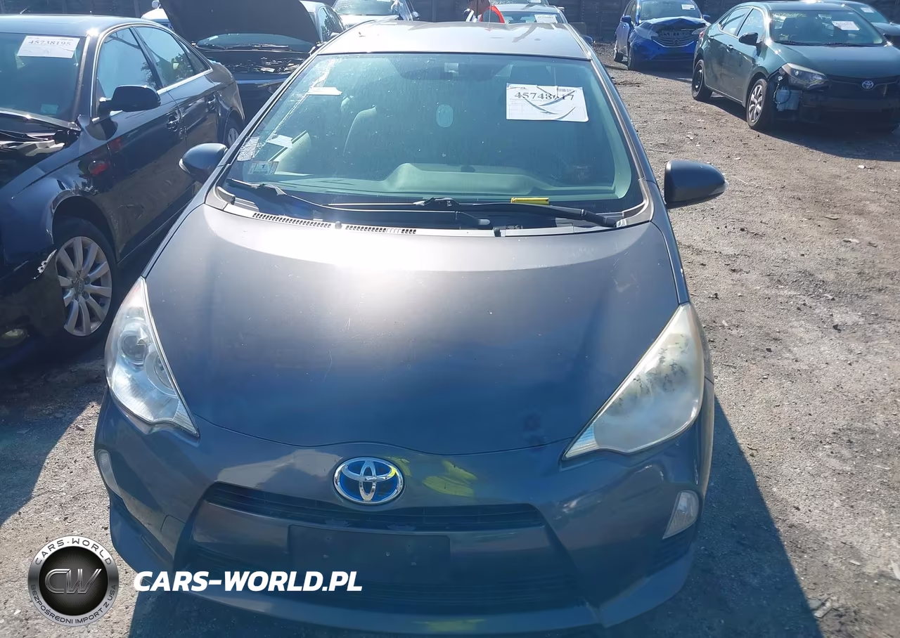 2014 Toyota Prius C One VIN:JTDKDTB33E1559470 - 12