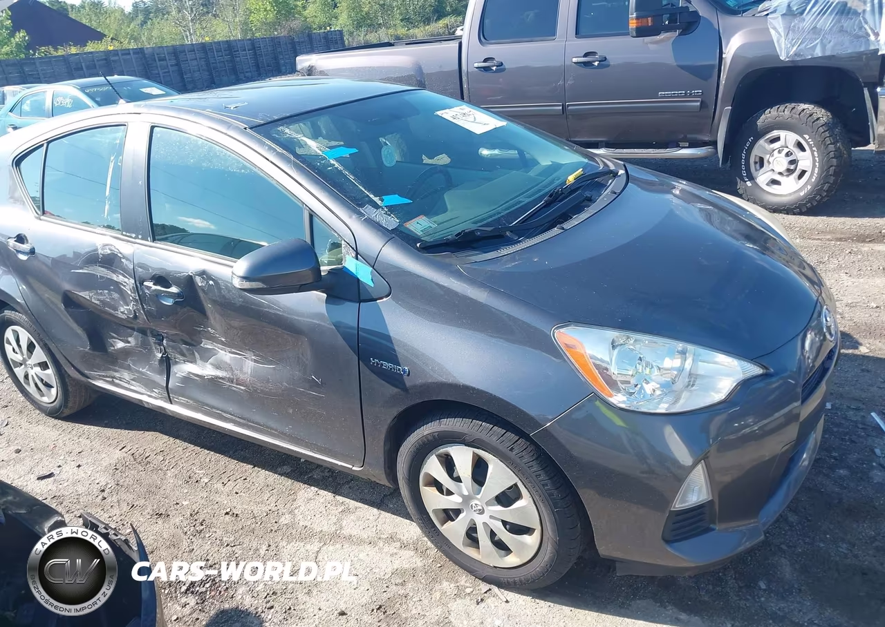 2014 Toyota Prius C One VIN:JTDKDTB33E1559470 - 13