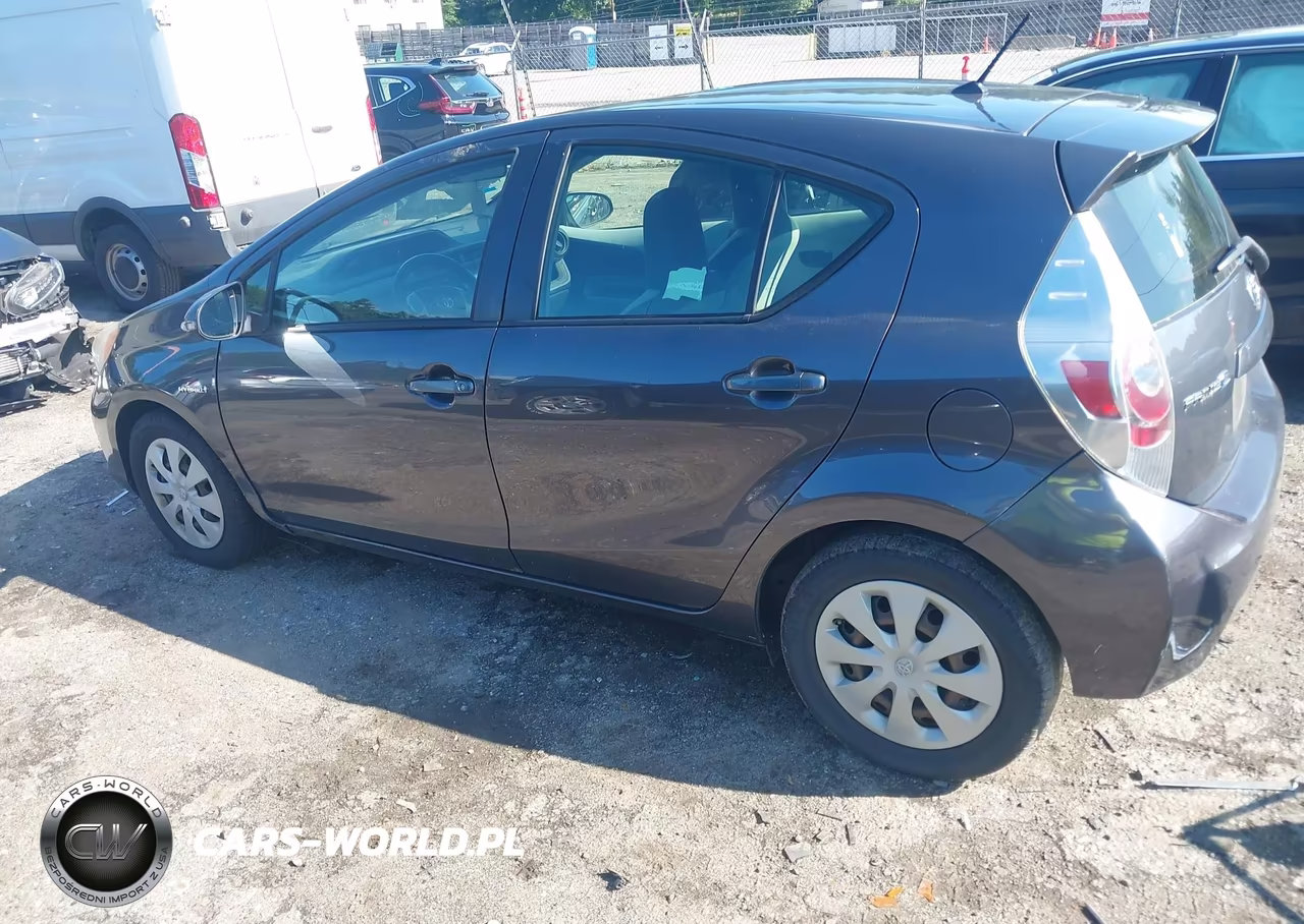 2014 Toyota Prius C One VIN:JTDKDTB33E1559470 - 14