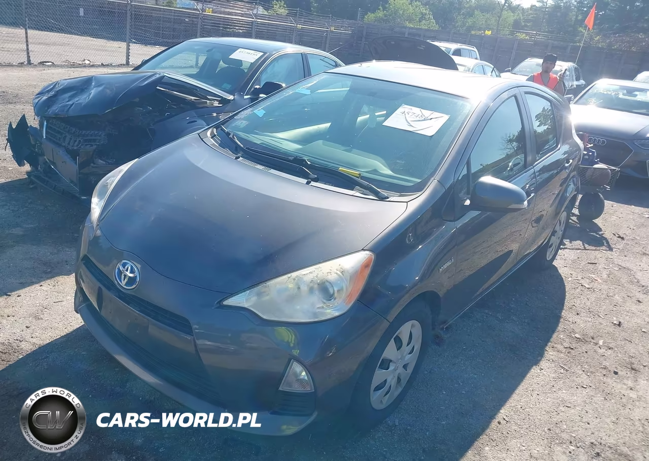2014 Toyota Prius C One VIN:JTDKDTB33E1559470 - 2