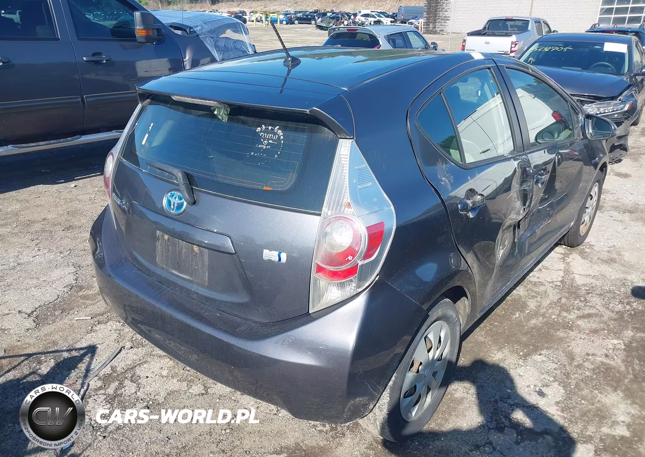 2014 Toyota Prius C One VIN:JTDKDTB33E1559470 - 4