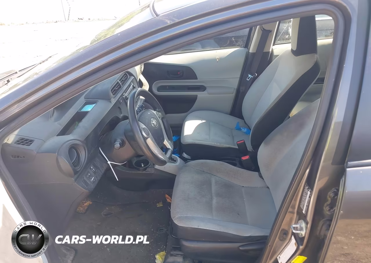 2014 Toyota Prius C One VIN:JTDKDTB33E1559470 - 5