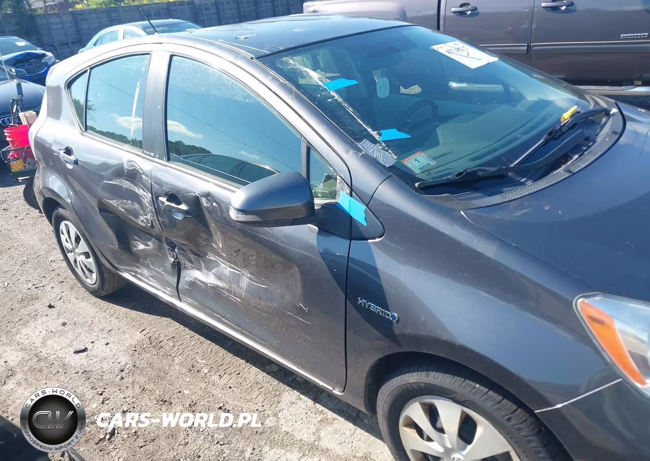 2014 Toyota Prius C One VIN:JTDKDTB33E1559470 - 6