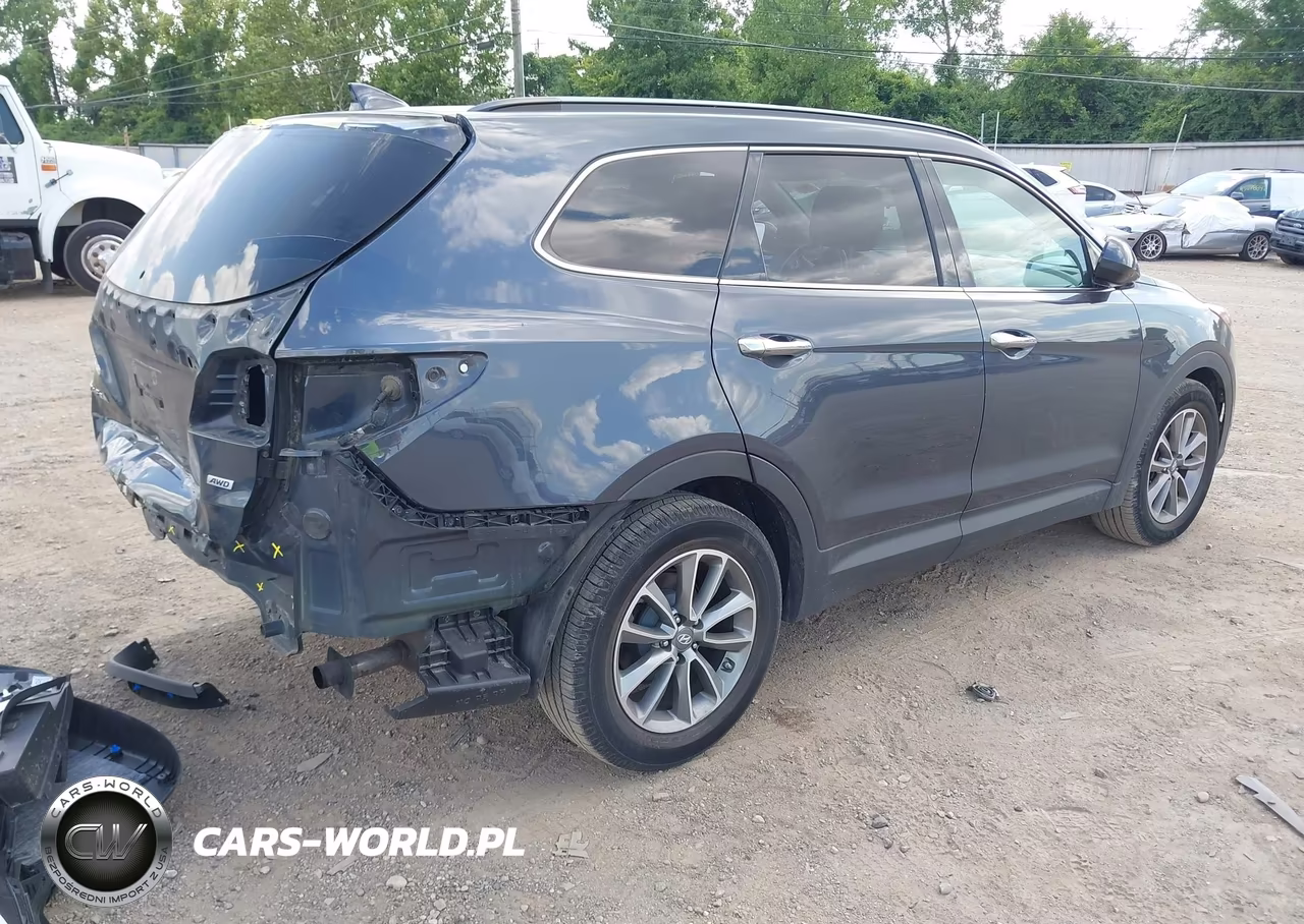2017 Hyundai Santa Fe Se VIN:KM8SMDHF8HU175335 - 4