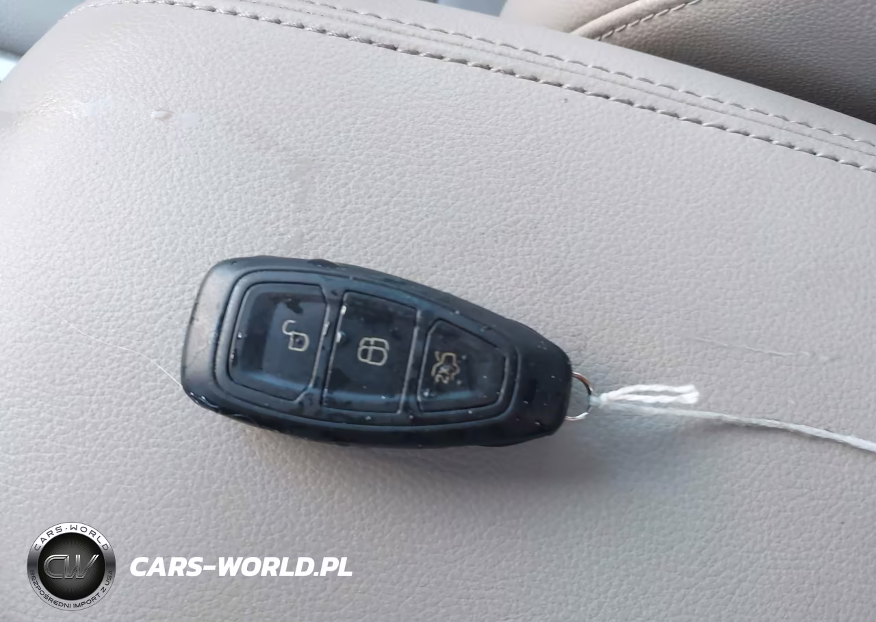 2015 Ford C-Max Hybrid Sel VIN:1FADP5BU8FL104775 - 11