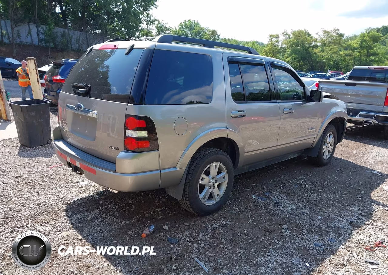 2008 Ford Explorer Xlt VIN:1FMEU73E78UB00087 - 4