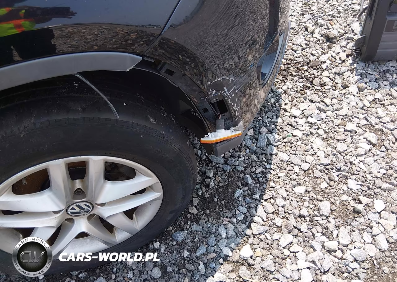 2011 Volkswagen Tiguan S VIN:WVGBV7AX7BW564240 - 6