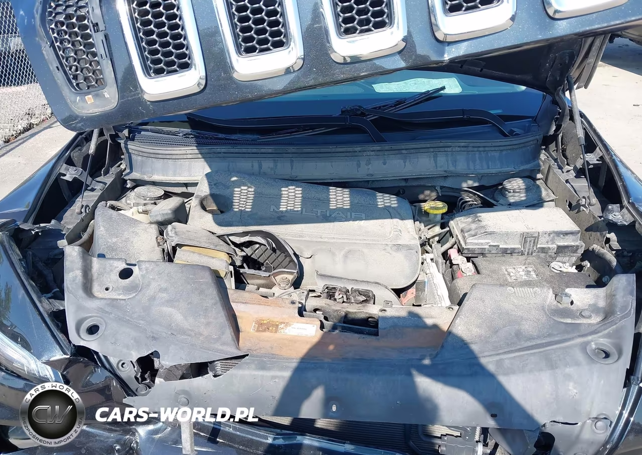 2015 Jeep Cherokee Latitude VIN:1C4PJLCB9FW642992 - 10