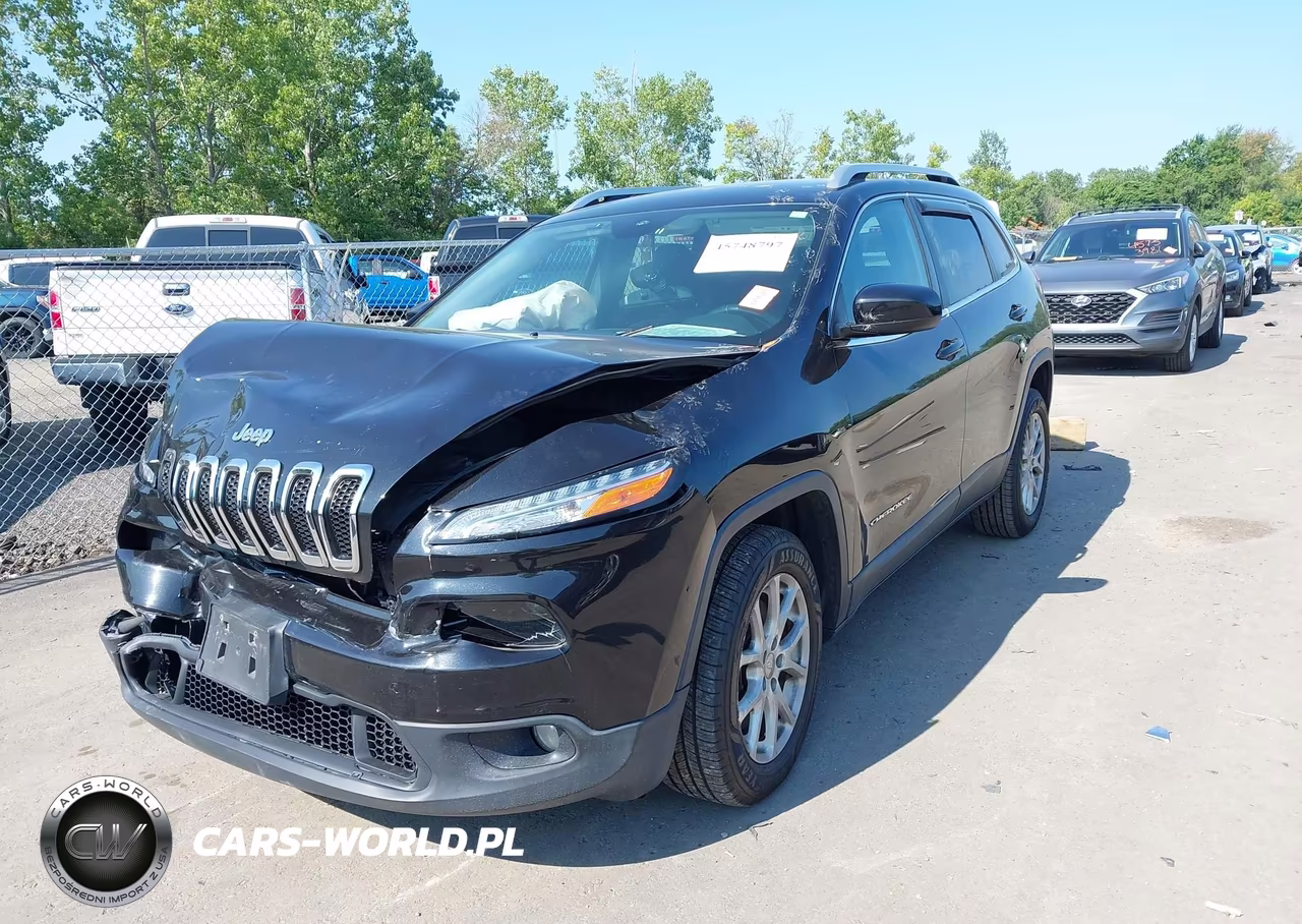 2015 Jeep Cherokee Latitude VIN:1C4PJLCB9FW642992 - 2