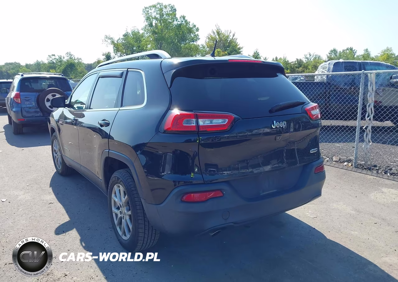 2015 Jeep Cherokee Latitude VIN:1C4PJLCB9FW642992 - 3